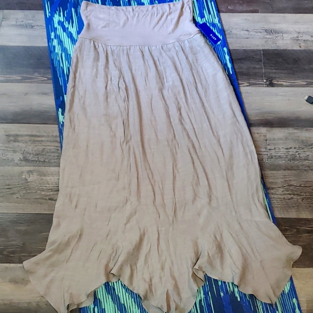 New Apt 9 long taupe shirt